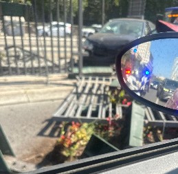 STRAVIČAN SUDAR NA SAJMU: Automobili srušili kapiju, hitne ekipe na licu mesta (FOTO)