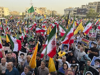 TEHERAN U TRANSU! MASOVNA SLAVLJA U IRANU: “Pobedili smo – svet nas sada vidi drugačije!” (FOTO)