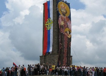 SUTRA JE VIDOVDAN, PRAZNIK NAD PRAZNICIMA Srpski narod veruje da se iz kuće iznosi jedna stvar, a sve tajne se mogu saznati!