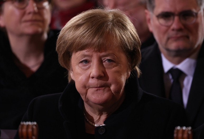 MERKEL ŠOKIRALA IZJAVOM O TRAMPU "Napravila sam grešku kad sam mu pružila ruku..."