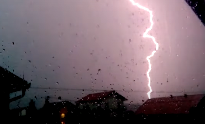 STIŽU PLJUSKOVI I GRMLJAVINE, EVO GDE ĆE NEVREME PRVO DA UDARI Objavljeno kad se tačno menja vreme