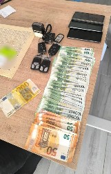 RAZBIJENA MREŽA KRIJUMČARA LJUDI, OSUMNJIČENI UHAPŠENI U GAĆAMA  Policija im zaplenila više od 40.000 evra i 650.000 dinara