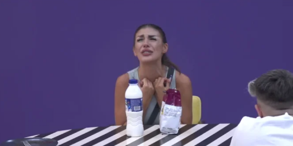 JEZIVI URLICI SE PRELAMAJU IMANJEM Opšti haos u Eliti, Ena Čolić plače iz sveg glasa, niko ne može da je smiri!