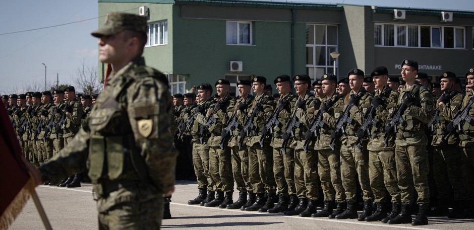 LAŽNA DRŽAVA SE NAORUŽAVA Stigla donacija iz SAD