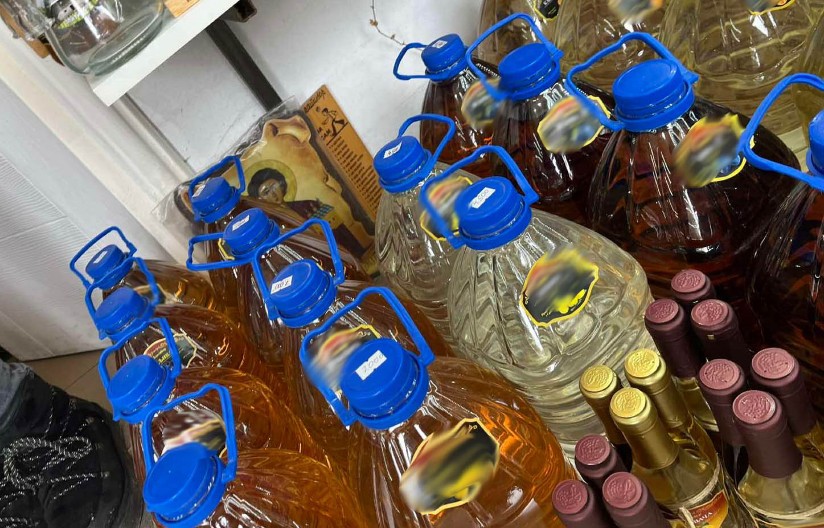 200 LITARA RAKIJE, 12.000 EVRA KAZNE: Bosanski šverc domaće ne prolazi u EU