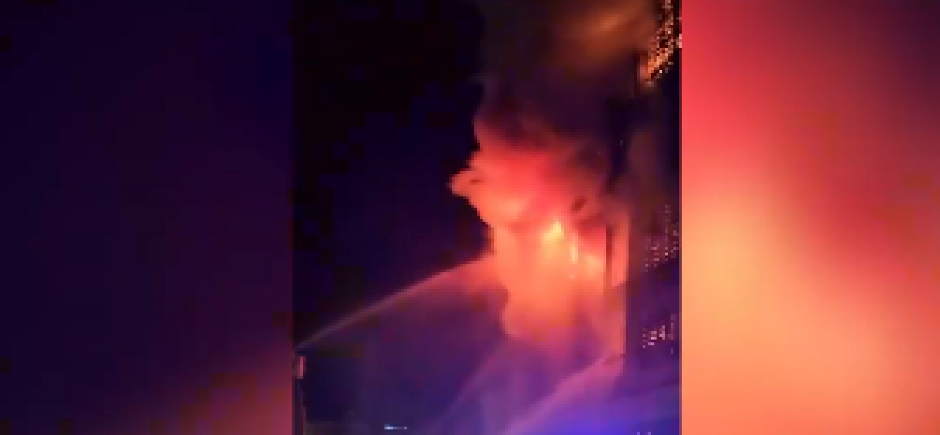 POŽAR ODNEO 50 ŽIVOTA Prvi snimak sa mesta tragedije - vatrena stihija u hipermarketu zavila Irak u crno