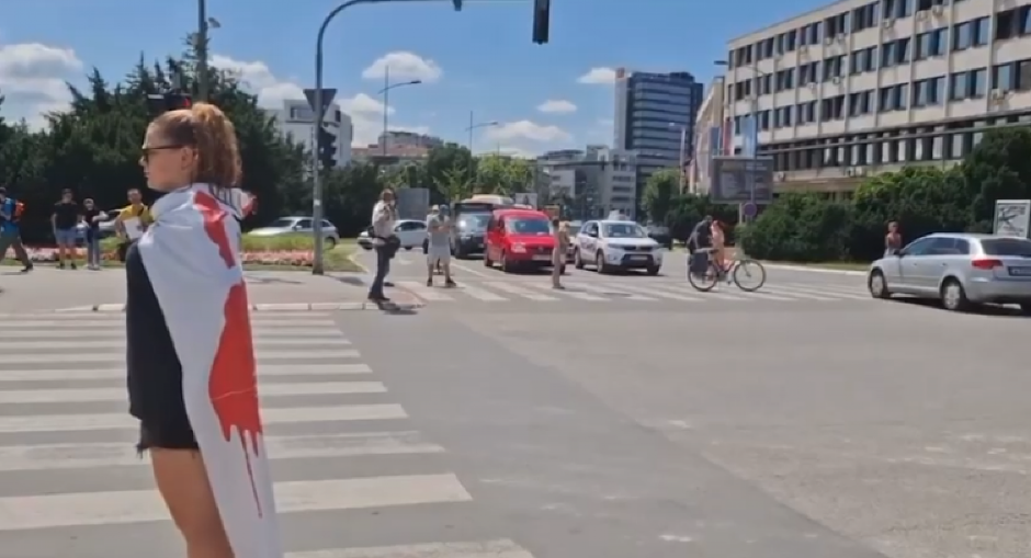 ŠAKA ZGUBIDANA TERORISALA CEO NOVI SAD! Građani besni zbog blokade! (VIDEO)