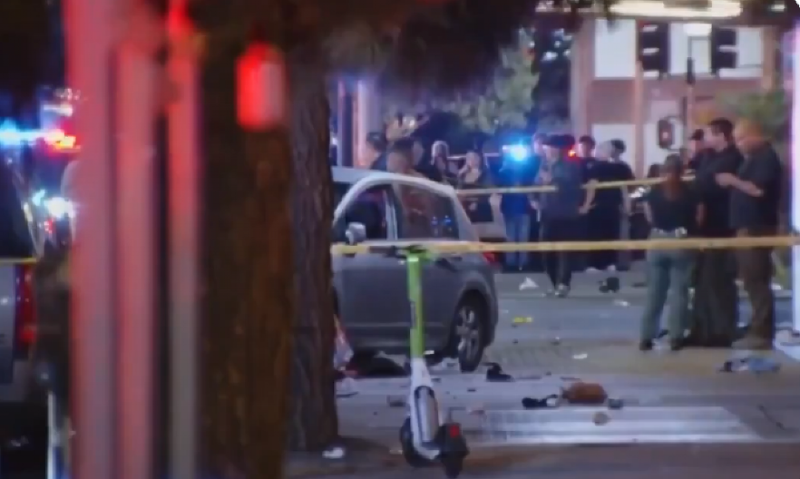 KRVAVA SUBOTA U LA: Uleteo automobilom u masu, ljudi ga izvukli iz kola i PREBILI, a jedan UPUCAO! (VIDEO)