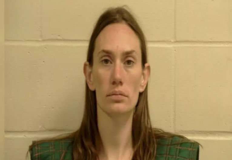 "DEMONI SU ME NATERALI" Majka optužena za pokušaj ubistva sina