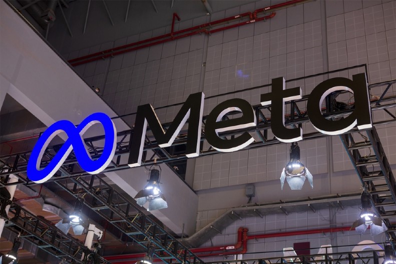 PAMETNA NARUKVICA JE TEHNOLOŠKA INOVACIJA KOJA OSTAVLJA BEZ DAHA Pokretom ruke možete da upravljate kompjuterom ili tastaturom, a da ih ne dodirnete