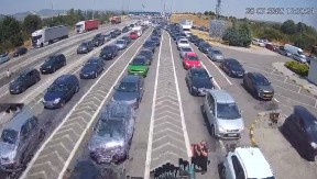 REKE VOZILA NA GRANICI, GUŽVAMA SE NE NAZIRE KRAJ Evo kakvo je stanje na graničnim prelazima (FOTO)