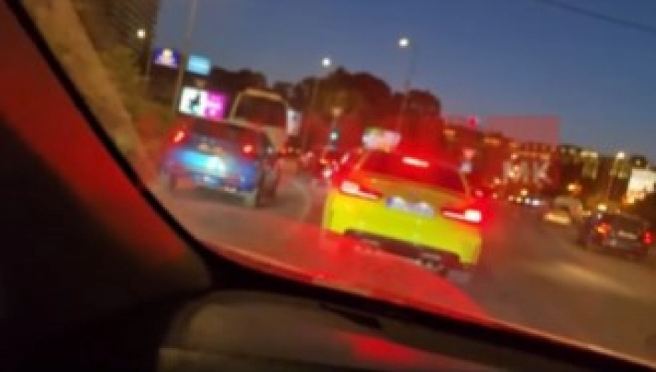 TABLICE KOJE SU ŠOKIRALE I NASMEJALE BALKAN Pogledajte šta piše na BMW-u iz Skoplja, snimak izazvao haos na mrežama! (VIDEO)