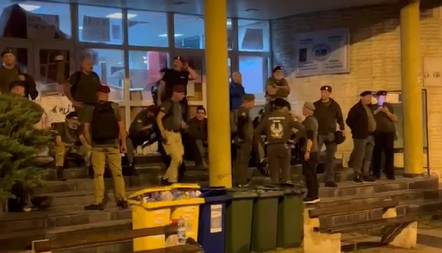 UBIJAĆEMO VAS PO ULICI! Napadnuti novinari Informera u Novom Pazaru, presreli ih U RATNIM UNIFORMAMA