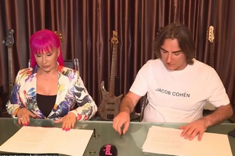 ZVANIČNO POTVRĐENO! Zorica Brunclik potpisala ugovor sa Željkom Mitrovićem (FOTO)