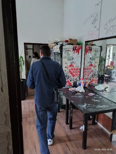 DOĐITE I VIDITE! Šta su blokade uradile od SKC-a – izložba koja šokira (FOTO)