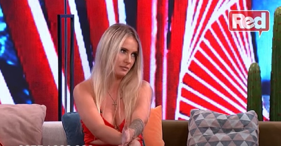 TERZA ĆE LITI SUZE! Evo s kim Milica Veličković uživa na moru, pršte poljupci (FOTO)