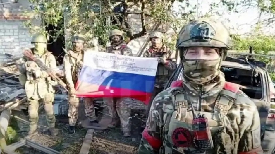 GRAD DUHOVA, NIJE OSTAO KAMEN NA KAMENU Ukrajinci potisnuti preko reke, Rusi zauzeli severni Vovčansk