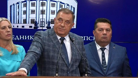 "VUČIĆ JOŠ JEDNOM POKAZAO DA JE ODGOVORAN I ODLUČAN DA ZAŠTITI NACIONALNE INTERESE" Dodik se oglasio posle sednice Saveta za nacionalnu bezbednost