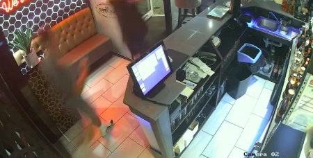 POJELI VEČERU OD 26.700 DINARA I POBEGLI IZ RESTORANA! Vlasnik se hitno oglasio (FOTO)