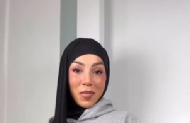 AU BRE, DA LI JE OVO REALNO? Influenserka se slikala gola ali sada postaje vernica, šokantnom promenom razbesnela pratioce! (VIDEO)