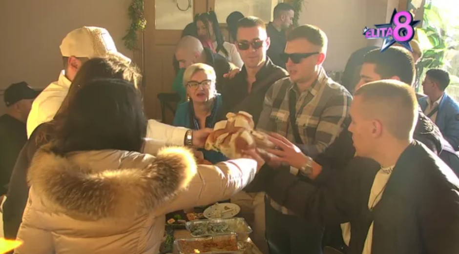 OVAKO SE U ELITI SLAVI SVETI NIKOLA Domaćini presekli slavsku pogaču, zavladao mir među njima!