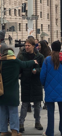 PIPKAO DEČAKA U WC, RADIO MU GROZNE STVARI, A DANAS STOJI SNAŽNO UZ OPOZICIJU Narode, pogledaj ko hoće da blokira Srbiju! (FOTO)