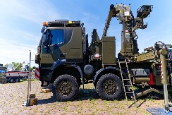 I KOMŠIJE U TRCI ZA NAOURUŽANJE Crnogorska vojska od Iveka kupuje kamione za 20 miliona evra