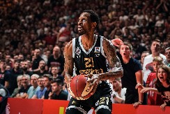 ŠTA OVO TREBA DA ZNAČI? Džejms Naneli viđen na utakmici Evrolige - da li će pojačati neki od ova dva tima?