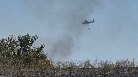 VATRA KOD KLADOVA GUTA OKO 150 HEKTARA POVRŠINE Na teritoriji ove opštine uvedena vanredna situacija (FOTO)
