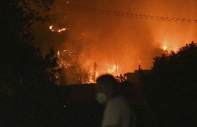 STRAVIČAN POŽAR U KRAGUJEVCU Na terenu šest vatrogasnih kamiona