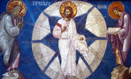 U PONEDELJAK, UOČI PREOBRAŽENJA ZAMISLITE ŽELJU A, evo zbog čega žene obavezno treba da vežu crveni ili beli konac oko ruke