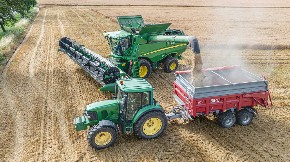 UMALO MASAKR NA PROSLAVI Džinovsko vozilo proletelo kroz ogradu i jurnulo ka gostima, deca vrišteći pobegla iz bazena!