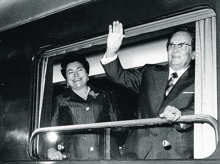 ''JOVANKA ME JE MRZELA, OTROVALI SU ME'' Skandalozna ispovest naše legendarne glumice, otkrila jezive detalje susreta sa Titom!