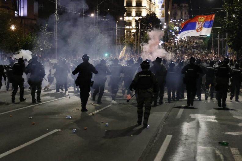 VEČERAS USTAŠKI BLOKADERI PLANIRAJU NAJPAKLENIJI NAPAD! Planiraju masovne nerede i brutalne sukobe!