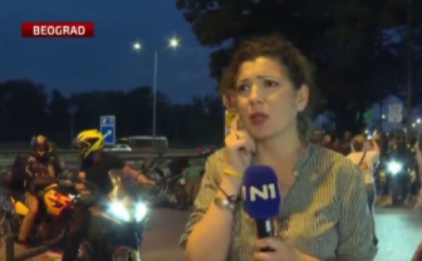 PROPAGANDISTKINJA N1 VAS NA VAŠE OČI LAŽE: Tvrdi da je na protestu blokadera "veeeliki" broj bajkera, a radi se o 15 njih
