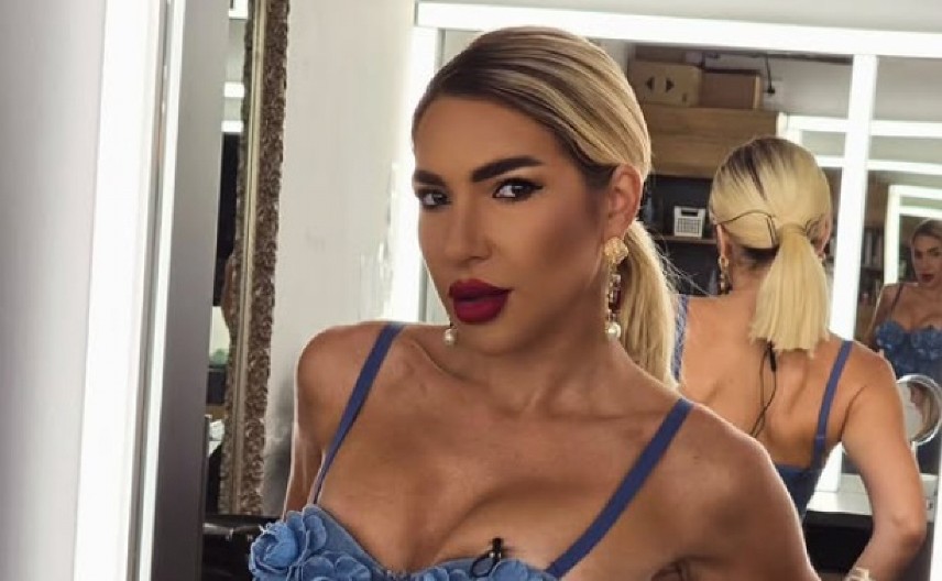 BEZ CENZURE! Jovana Jeremić na dasci u bikiniju, svi gledali u njene obline (FOTO)