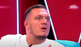 GASTOZU NARUŠENO ZDRAVLJE! Pobednik Elite u lošem stanju, lekovi svuda oko njega (FOTO)