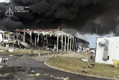 UKRAJINCI REŠETALI PO HERSONSKOJ OBLASTI, DVE OSOBE POGINULE! Vatra progutala zgradu