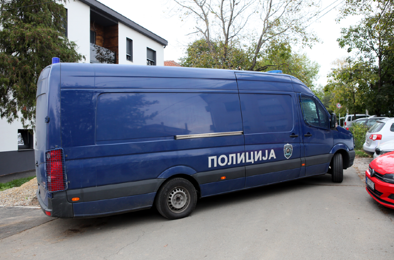 MAKAZAMA JOJ SEKLI KOSU, GASILI CIGARETE PO NJOJ i PO TELU JOJ CRTALI KUKASTI KRST Detalji užasnog zlostavljanja devojčice sa Novog Beograda