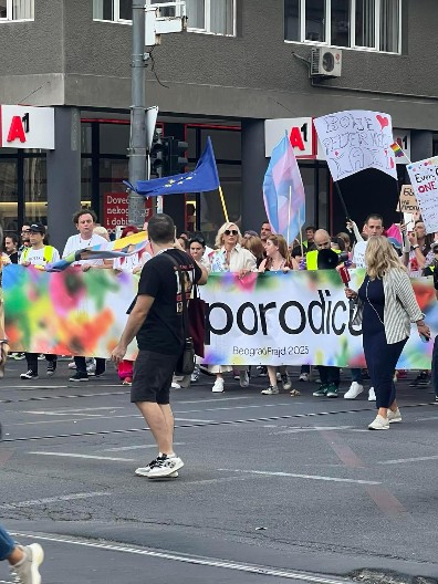 BLOKADERSKI PRAJD POD KONTROLOM OPOZICIJE! Đilasova Olja na čelu! Sramota države Srbije se okupila (VIDEO)