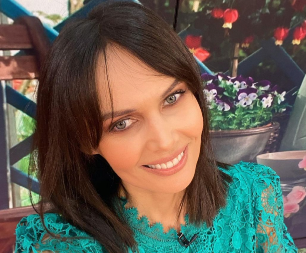 ON JE MUŽ "PRAKTIČNE ŽENE" Krije ga kao zmija noge, a jako je uticajan i uspešan u svom poslu (FOTO)