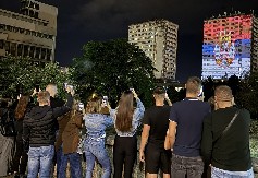 PROJEKCIJA ZA PONOS: Srpska trobojka obasjala fasade studentskih domova u Beogradu (FOTO)