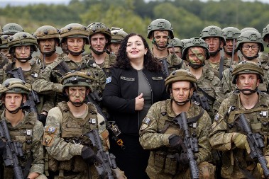 "VJOSA REKLA DA PRETIM SUSEDNIM ZEMLJAMA? PA ONA ŽIVI U NAŠOJ ZEMLJI" Vučić odgovorio Osmanijevoj