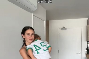 BEBA DŽIN POSTALA HIT NA INTERNETU Majka pokazala ogromno dete od 19 meseci, ljudi u šoku pitaju da li je pravo!