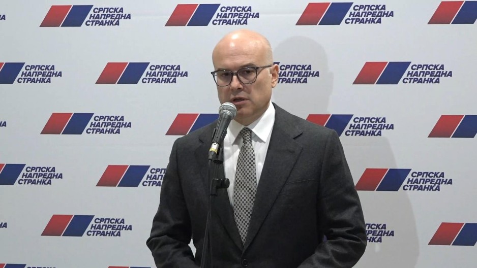 "KORUMPIRANI, NAVODNI EKSPERTI SA STUDENTSKE IZBORNE LISTE!" Lider SNS Vučević o zaključku Anketne komisije o padu nadstrešnice: Ni grobovi im nisu sveti! Pobediće Srbija lopove i lažove