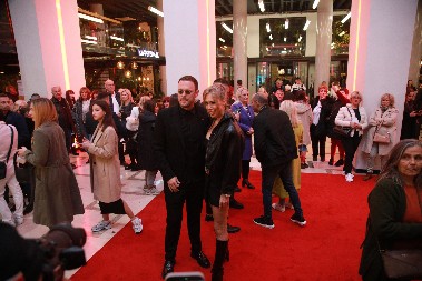 IGOR KOJIĆ NAJAVIO SVADBU Popeo se kod oca na binu, pa poručio: "Treća sreća!"