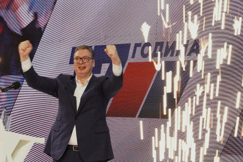 VUČIĆ PREGAZIO OPOZICIJU! Najnovije istraživanje Ipsosa jasno pokazuje ko vodi u Srbiji!