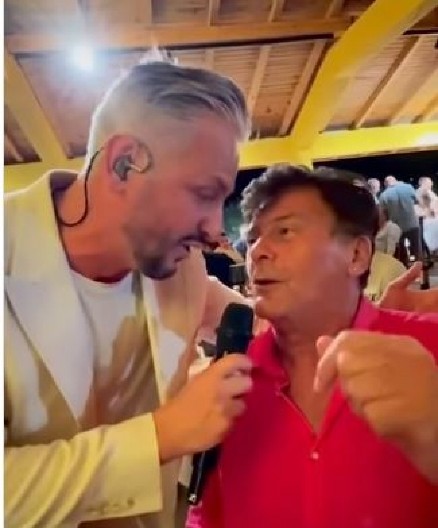 BRAT ZDRAVKA ČOLIĆA ZAPEVAO U KAFANI Sličnost je neverovatna! (VIDEO)