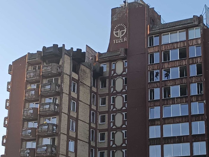 PREMINULA JOŠ JEDNA ŽRTVA POŽARA U TUZLI Broj stradalih porastao na 12