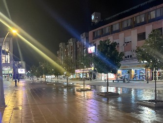 BIZARNA SCENA U ČAČKU Istrčao go na ulicu, povređena mu glava, narod zgranuto gledao